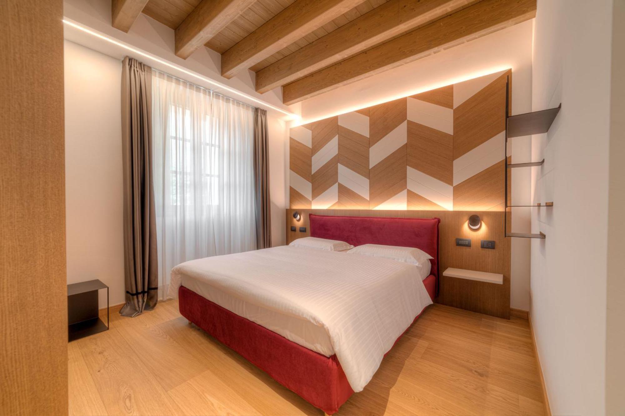 Wine Hotel San Carlo - Relais & Spa - Boutique Hotel Chiuro Buitenkant foto