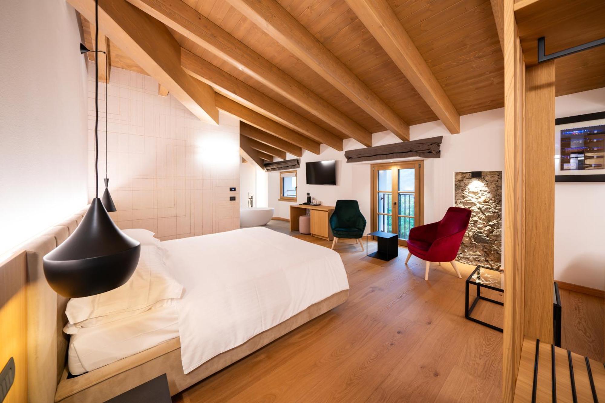Wine Hotel San Carlo - Relais & Spa - Boutique Hotel Chiuro Buitenkant foto