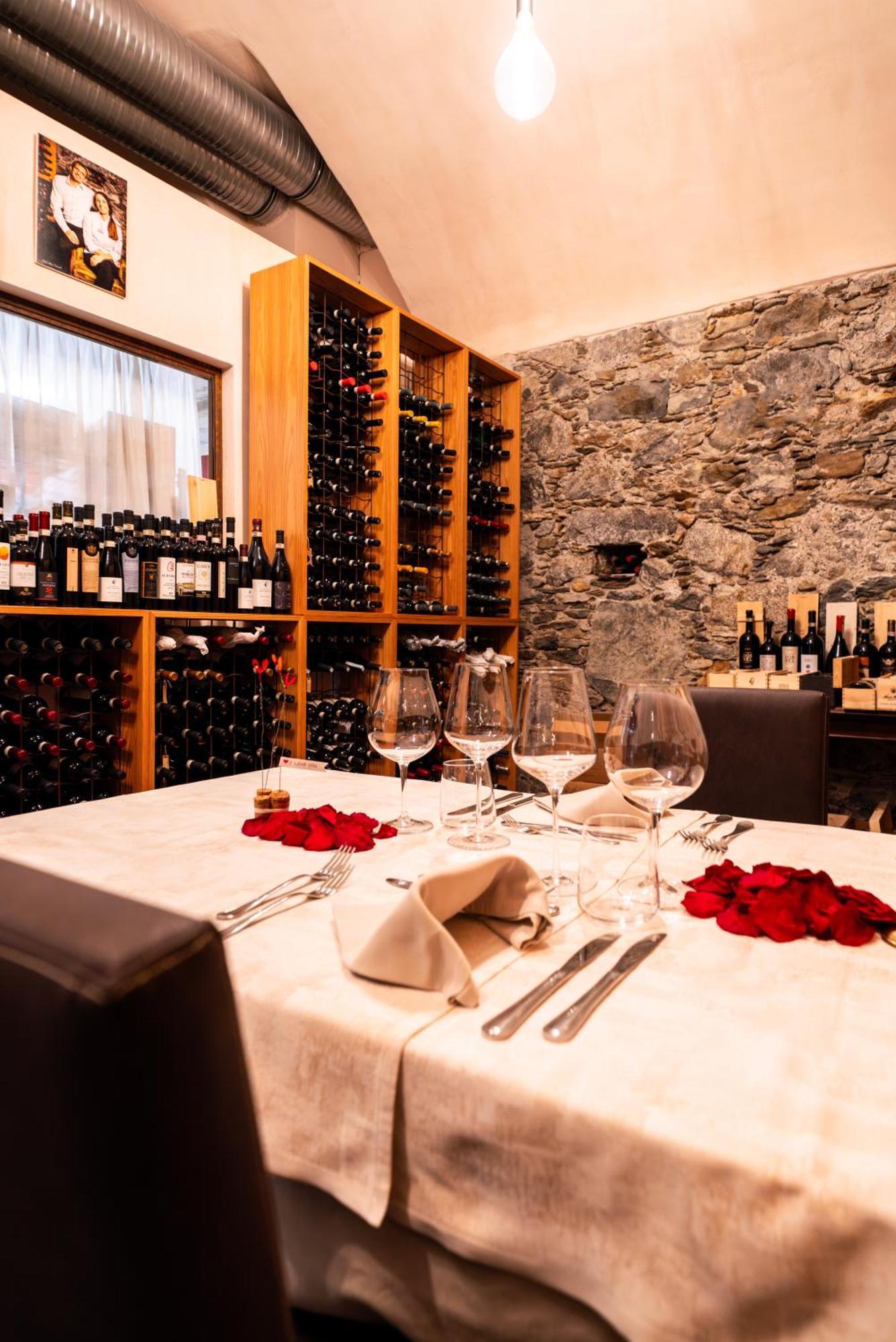Wine Hotel San Carlo - Relais & Spa - Boutique Hotel Chiuro Buitenkant foto